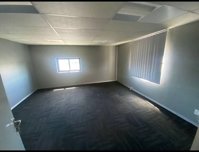 1,111M² WAREHOUSE TO LET IN PAARDEN EILAND